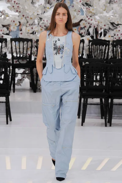 Look 14
